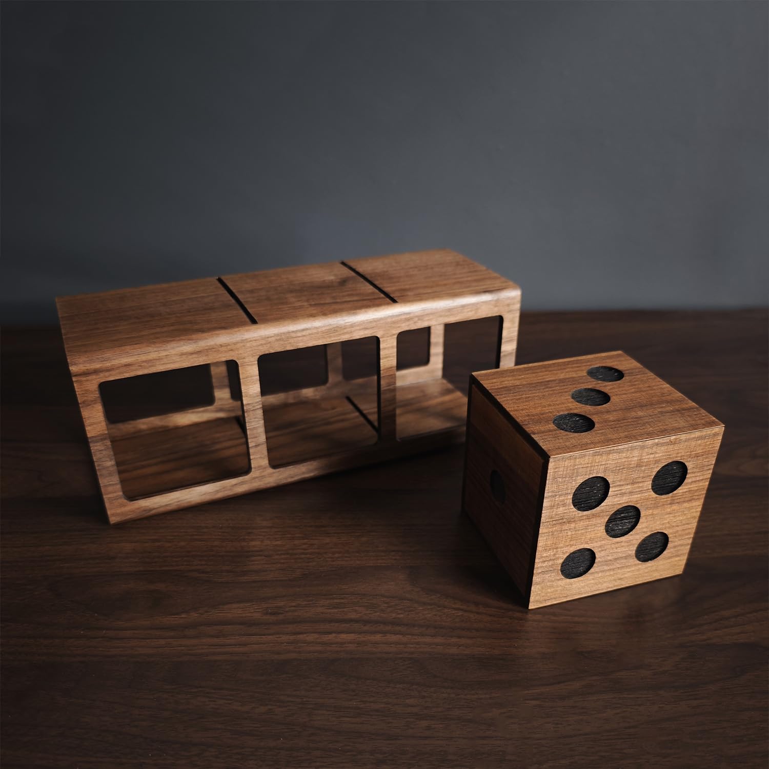 Deluxe Die Penetration (Walnut Edition) Trucchi Magici Classico Dadi Penetra Pannelli Close-up Fase Illusioni Visive Gimmicks Puntelli