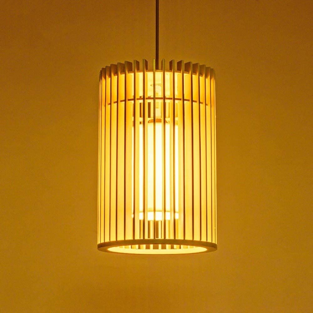 Lámpara de techo japonesa de madera para transformar tu hogar en paz