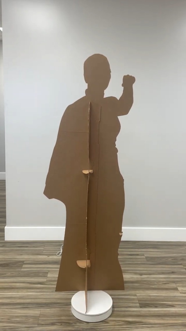 Découpe Carton Taille Réelle Rhea Ripley – Standee WWE Officiel + Mini Standee, Neuf