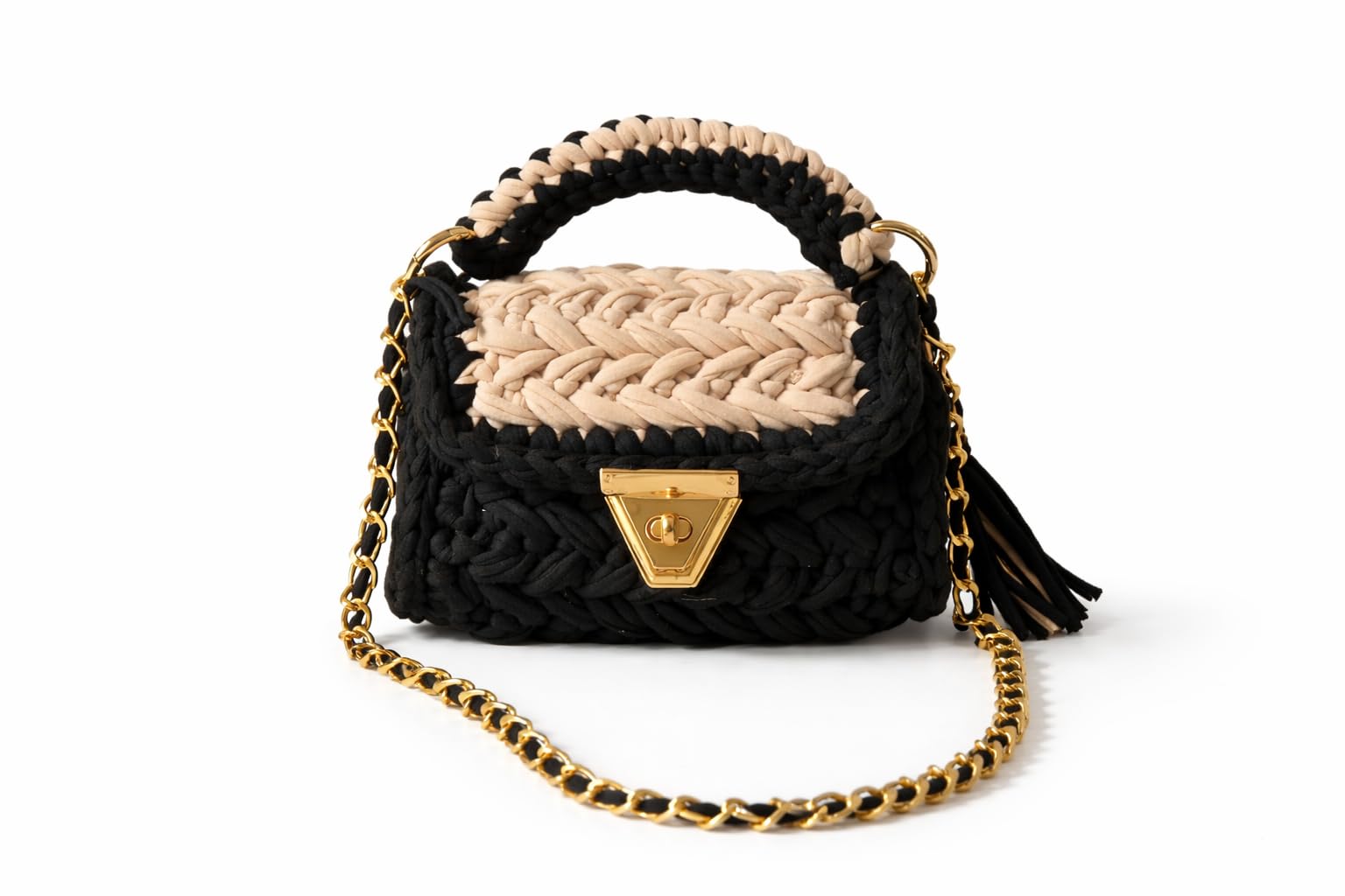 r.r.lala Handmade Crochet Cotton Handbag bag, T-Shirt Yarn Crochet Bag – Black & Beige Woven Shoulder Bag with Gold Chain Strap, Tassel & Twist Lock Closure Black Beige Design-picture-40