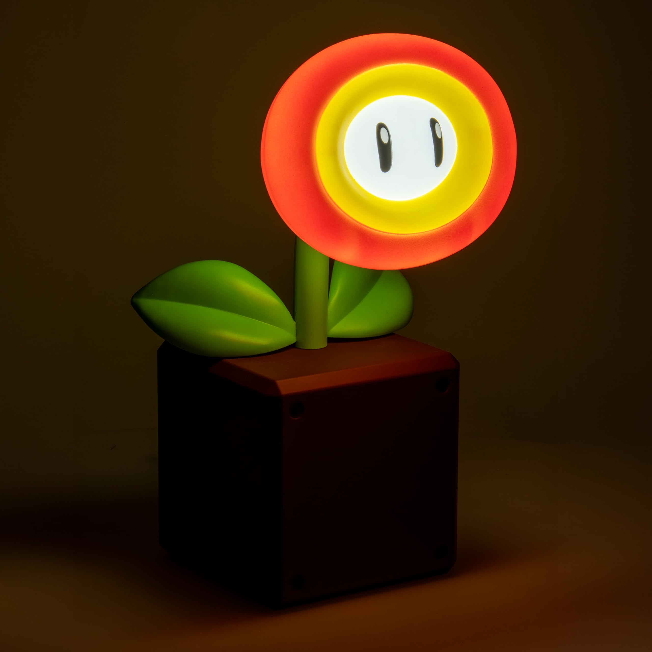 Paladone - Lampada LED Fiore di Fuoco di Super Mario, alimentazione USB, decorazione per la casa, idea regalo per videogiocatori, licenza ufficiale Nintendo