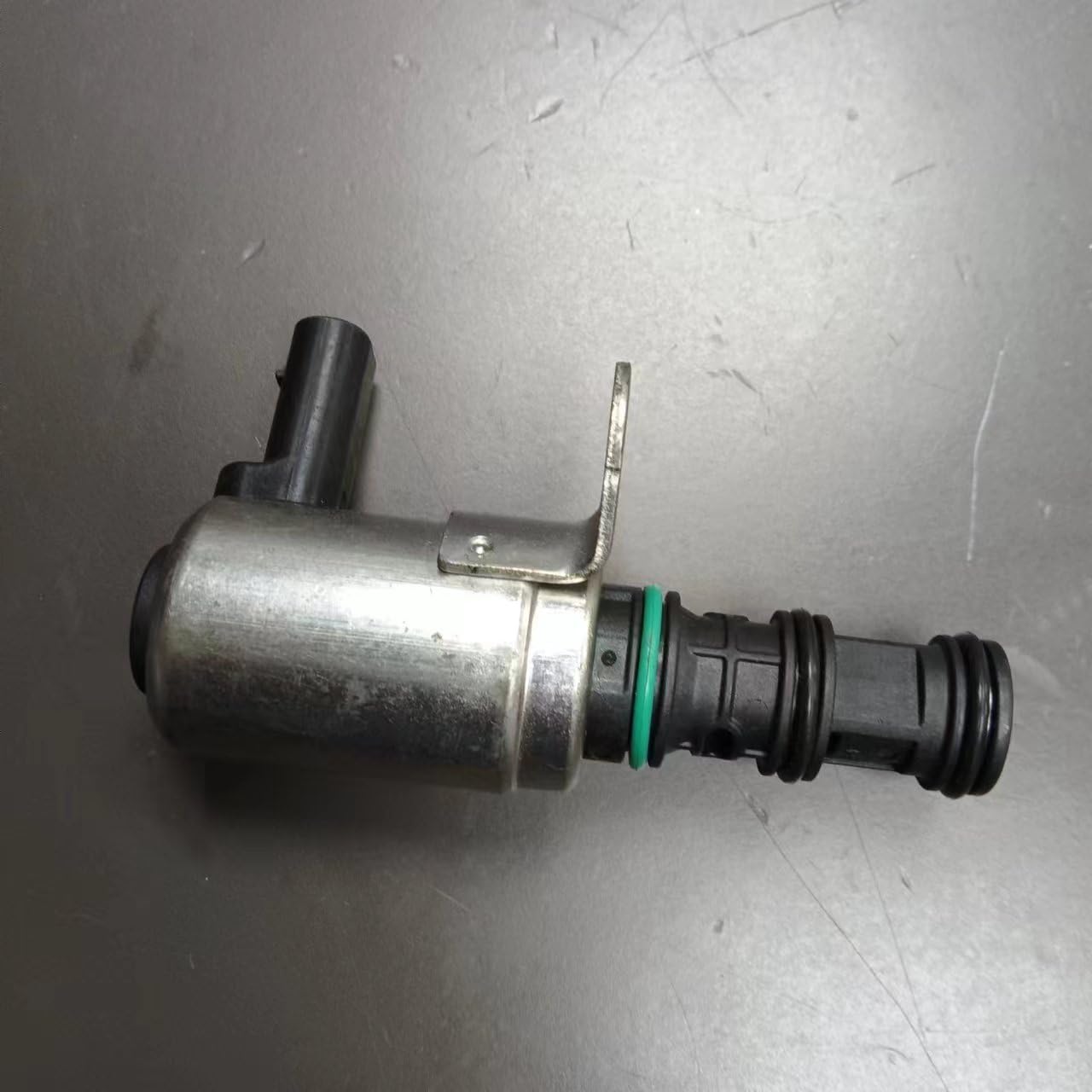 Camshaft solenoid valve bank 05047901AC 5047901AC