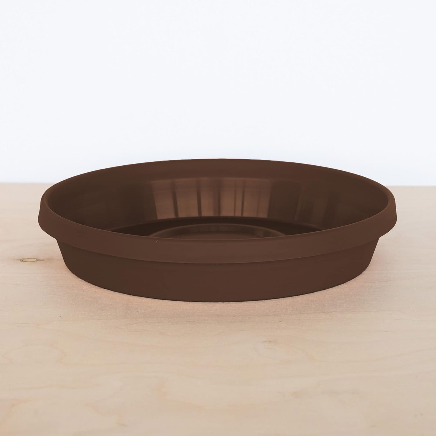 The HC Companies 17.5 Inch Round Plastic Classic Plant Saucer - Indoor Outdoor Plant Trays for Pots - 17.5"x17.5"x3" Chocolate