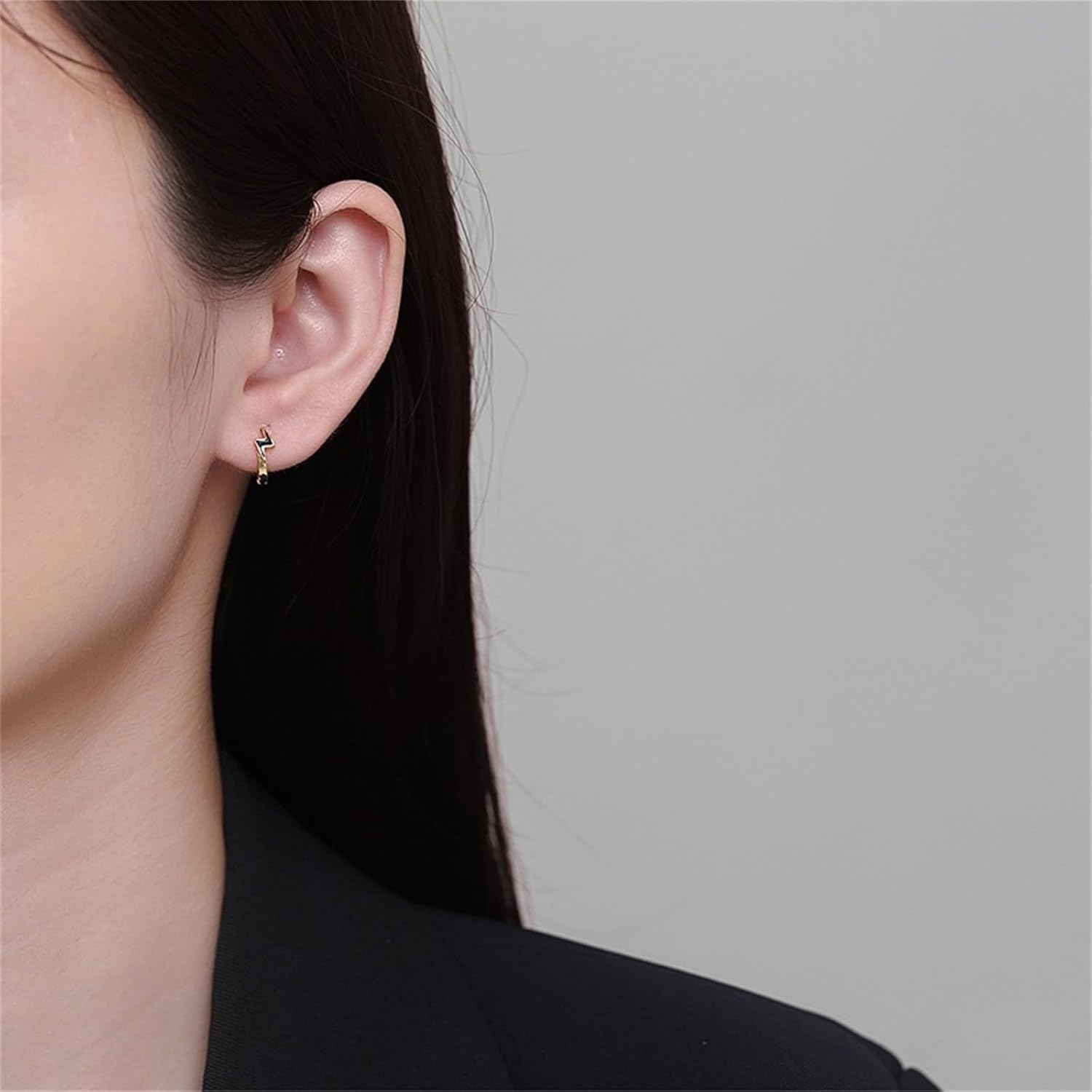 Small Lightning Bolt Earrings for Women Charm Punk Fashion Lightning Hoop Earrings Lightweight Personalized Flash Thunder Hoop Earrings - Image 4