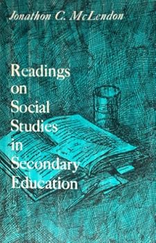 Paperback Readings on Social Studies in Secondary Education Book
