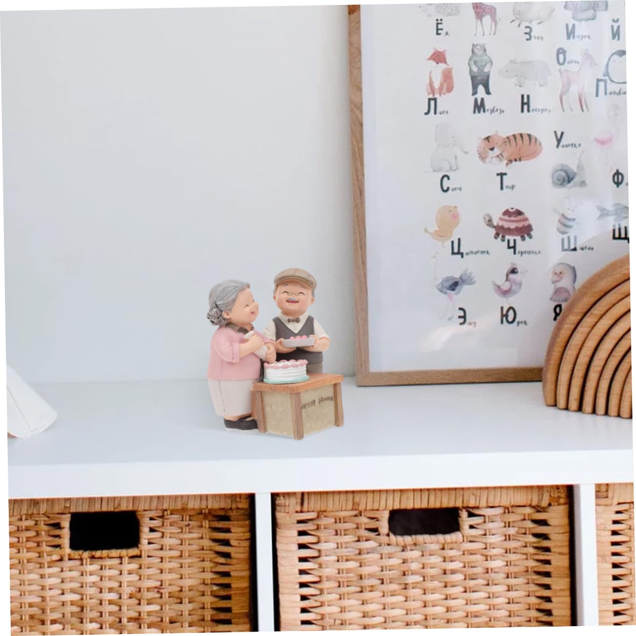 Alipis Kunstharz Figur Älteres Ehepaar als Kreative Deko für Zuhause Leicht und Tragbar Geschenkidee zum Hochzeitstag oder Valentinstag