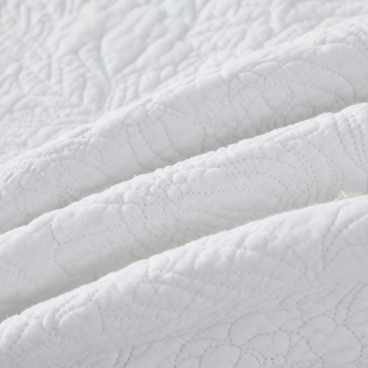 Brandream White Botanical Quilted Pillow Shams Cotton Standard Size Pillow Cases Set of 2 Comfy Soft Decorative Pillow Covers for Bed Pillows