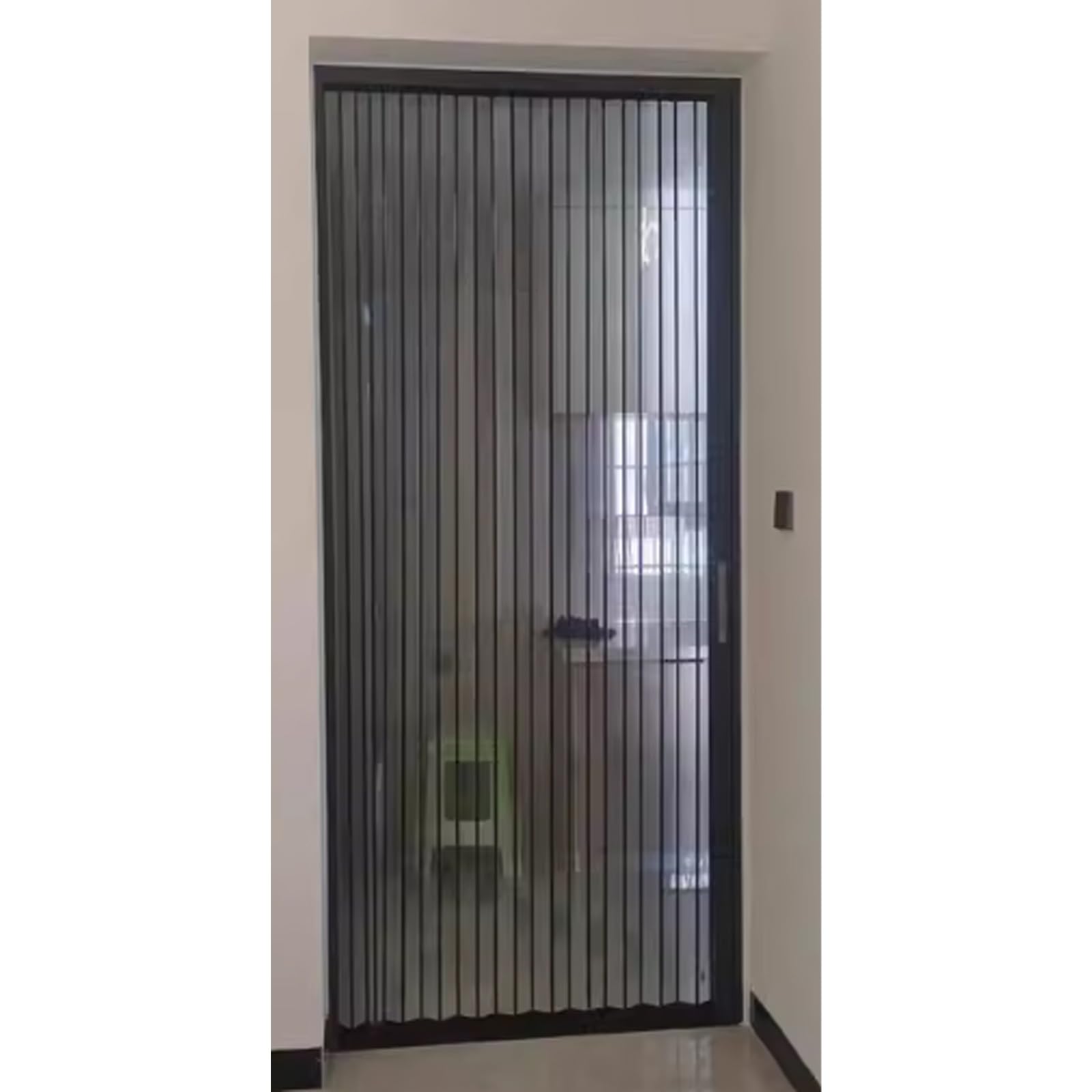 Porta a fisarmonica interna in vetro smerigliato con installazione senza foratura per lavanderia domestica