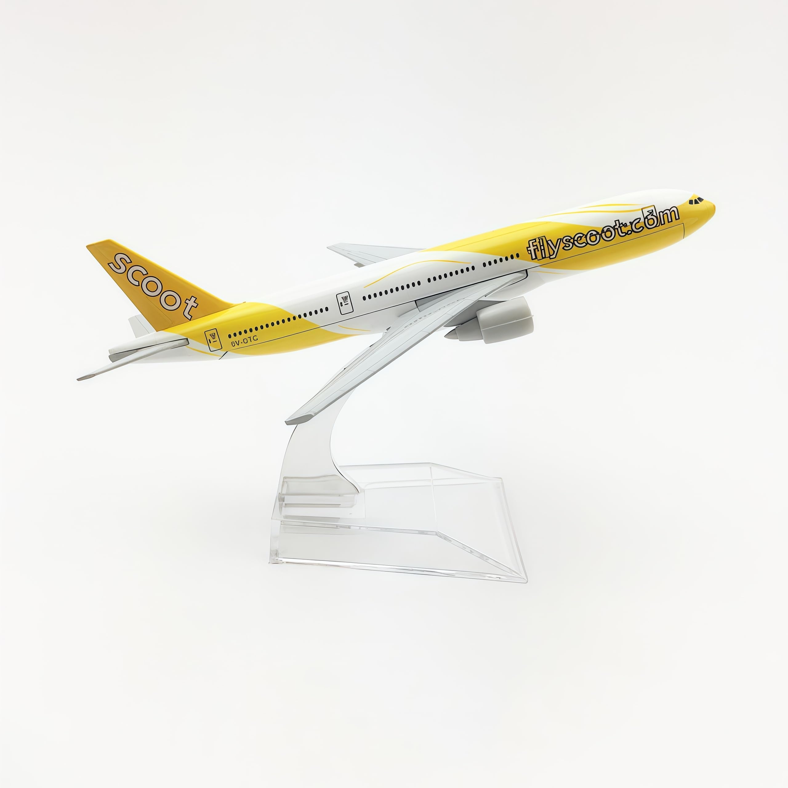 LGSRSNXHTX B777 Flyscoot Yellow Subaru Diecast Model 1:400 Scale Alloy Metal Airplane Collectible Display Gift Ornament