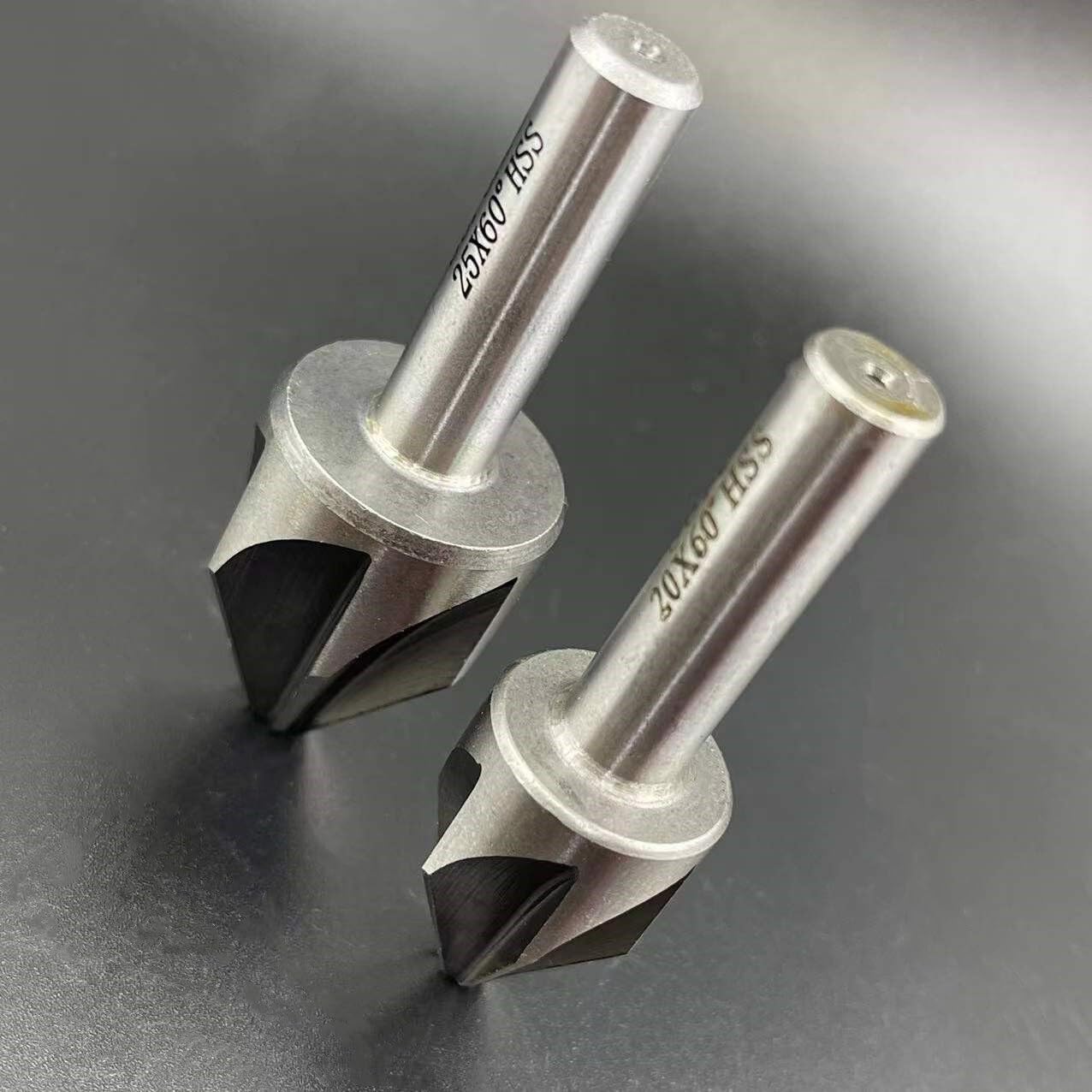 1 fraise à chanfreiner en carbure à 60 degrés, diamètre de coupe de 6 à 35 mm, fraise à chanfreiner HSS à cannelure 6/8, outil d'ébavurage, routeur CNC V Bit(35mm 60 degrees)