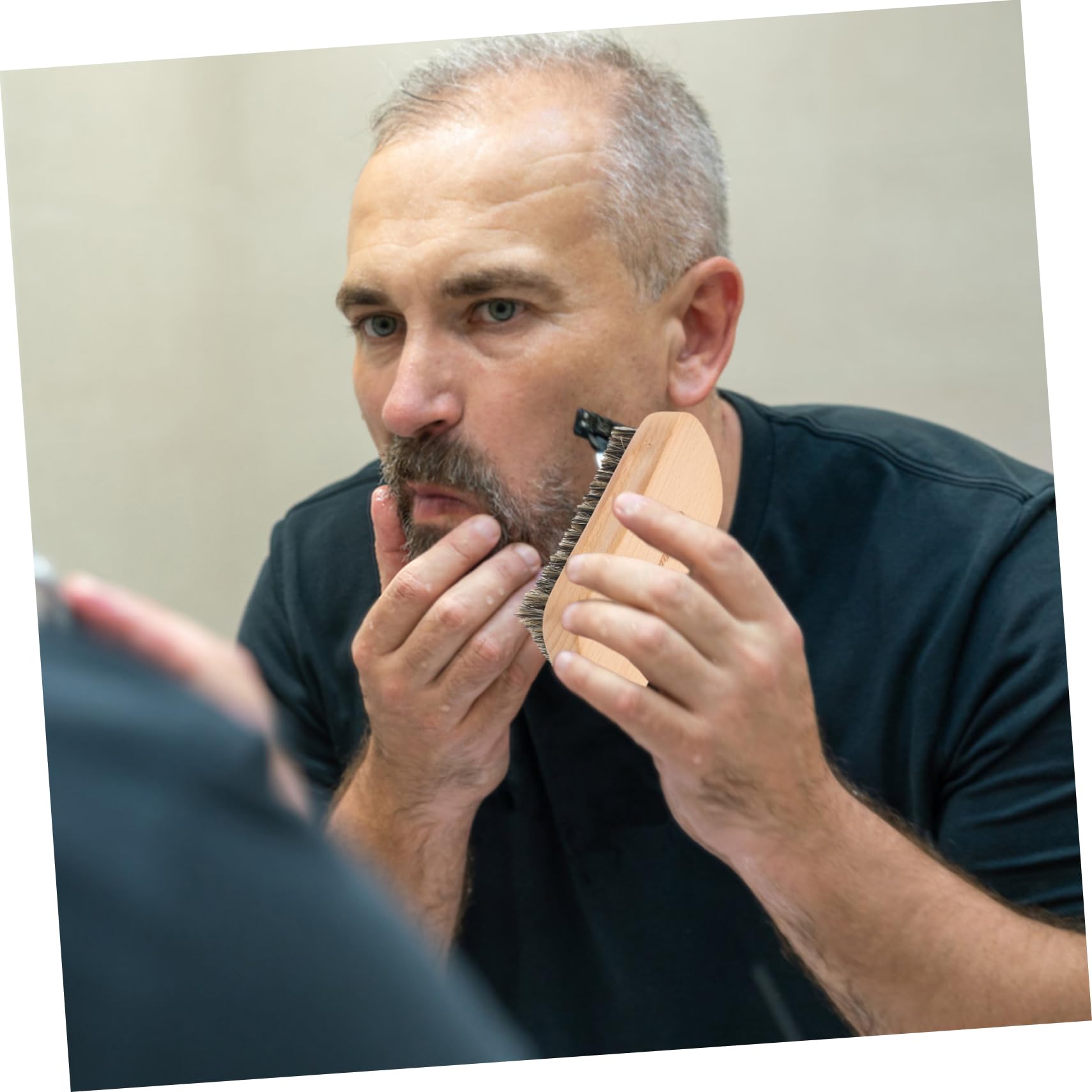 FOMIYES Wooden Handle Men Beard Brush Bristle Grooming Tool for Mustache Care Portable Beard Oil Brush Set