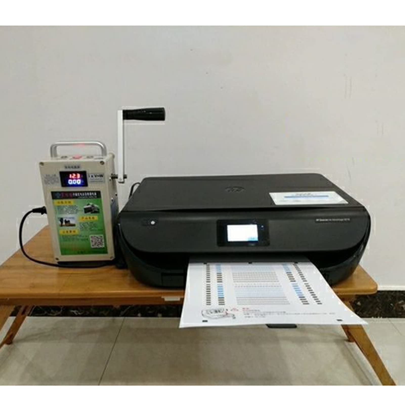 Alimentation De Secours Portable À Main De 15000mAH: Générateur De 220V/150W (Onde Sinusoïdale Maximale Corrigée) for Une Utilisation Mobile en Extérieur