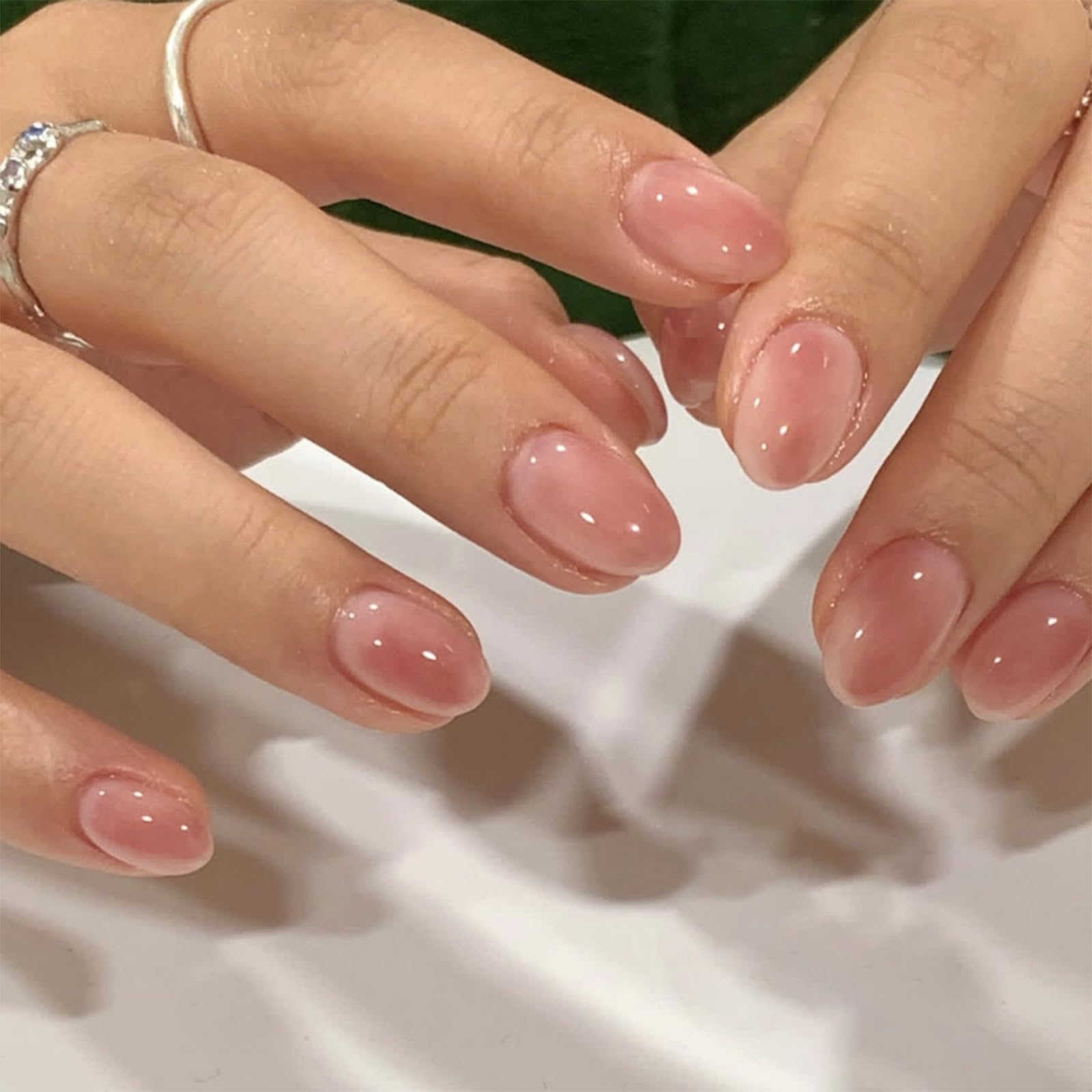 Press On Nails Corti - 24 Unghie Adesive a Forma di Mandorla Colore Rosa Chiaro con Degradè Naturale, Unghie Acriliche Corte per Donne con Limetta per Unghie e Colla