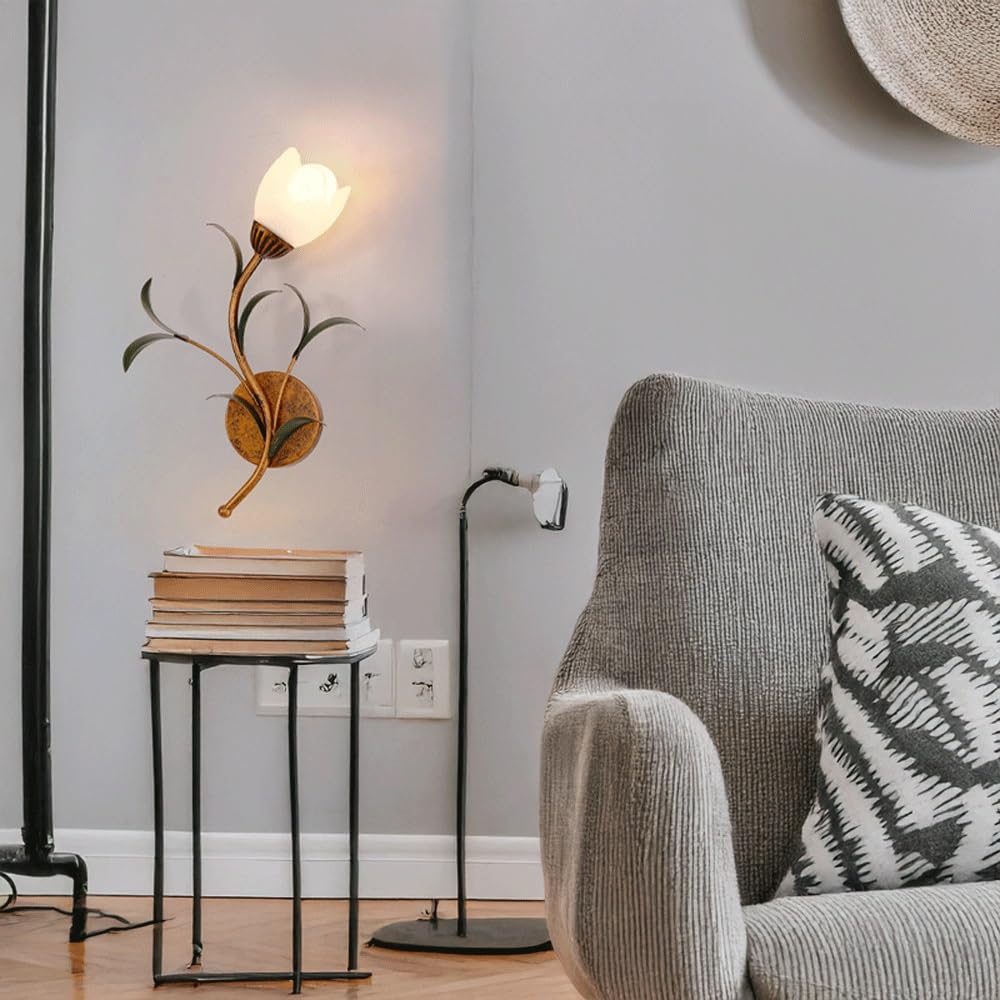 Kinkiety do sypialni Vintage kwiatowy kinkiet rustykalny żelazny kinkiet z antycznym złotym wykończeniem zielone liście Roczny szklany klosz