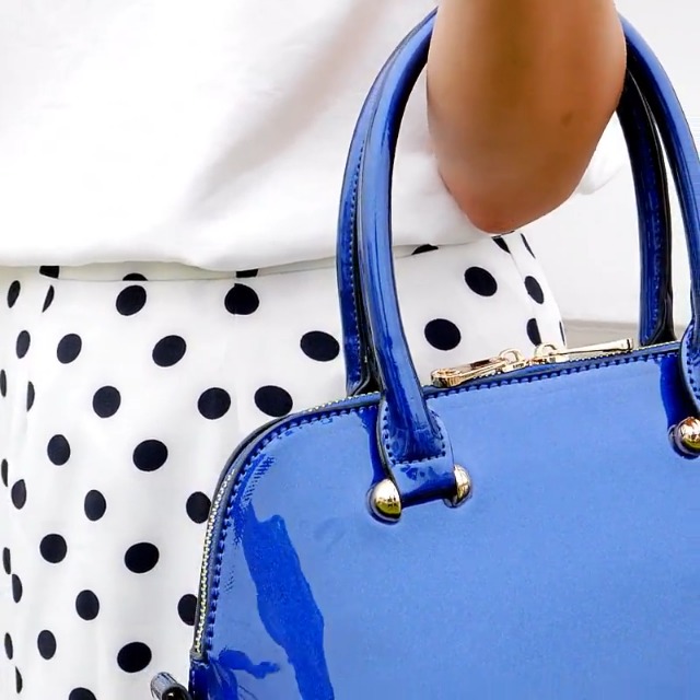 Bolso de hombro brillante de cuero patentado para mujer miniatura 7