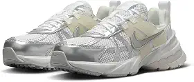 Tênis feminino V2K Run (FD0736-104, branco/metálico prata-platina)