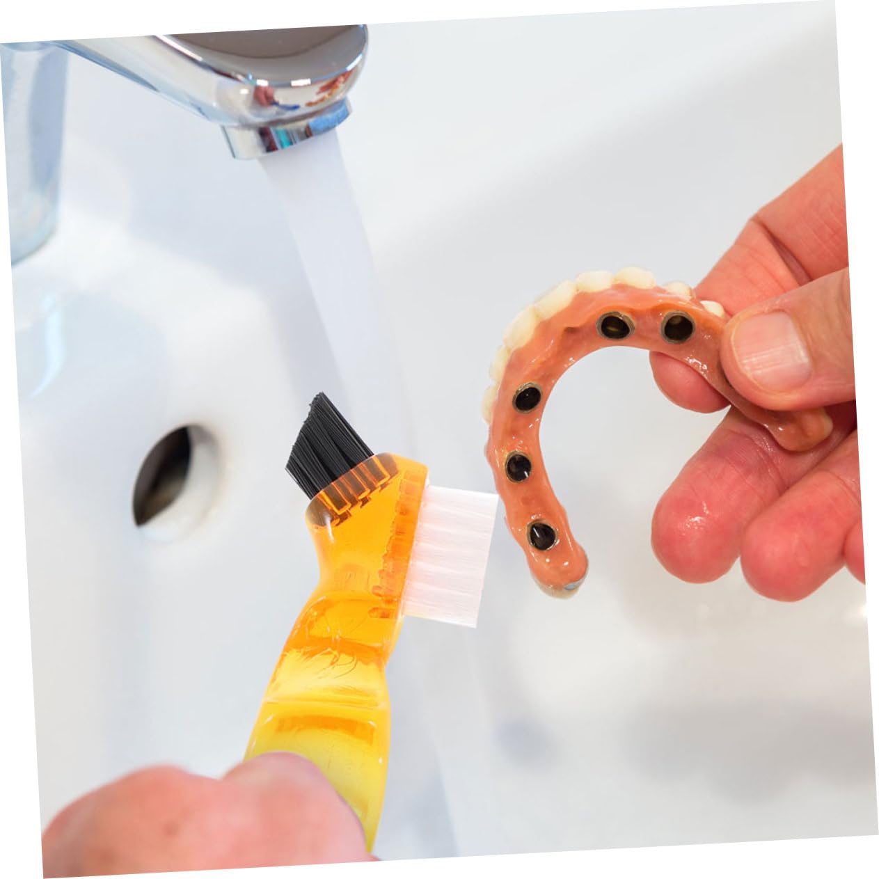 Anneome Spazzolino per Protesi Dentaria Piccolo Set 3 Pezzi Colori Miscelati, Multifunzionale per Pulizia Portatile Doppia Testa, Igiene Orale Domestica per Dentiera Pratica