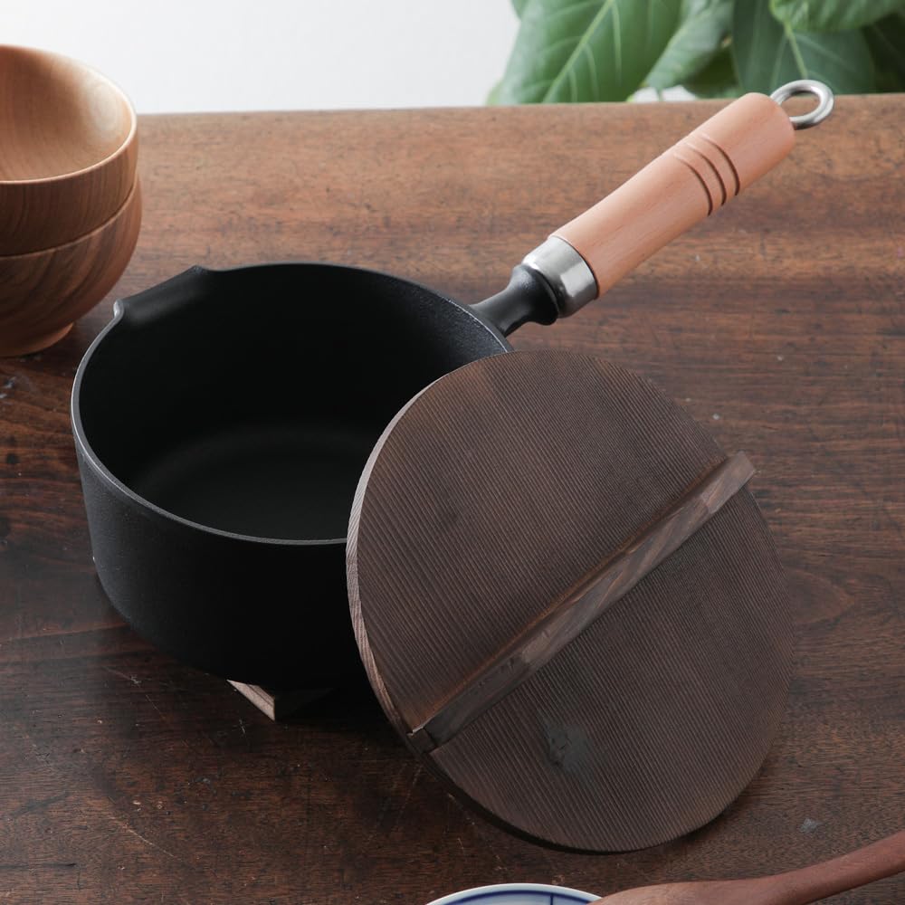 南部鉄器　片手鍋 木柄ハンドル　16cm 蓋　鍋敷き Amazon | 南部鉄器 まいにち鉄分摂取鍋 片手鍋 16cm 両口 木柄ハンドル