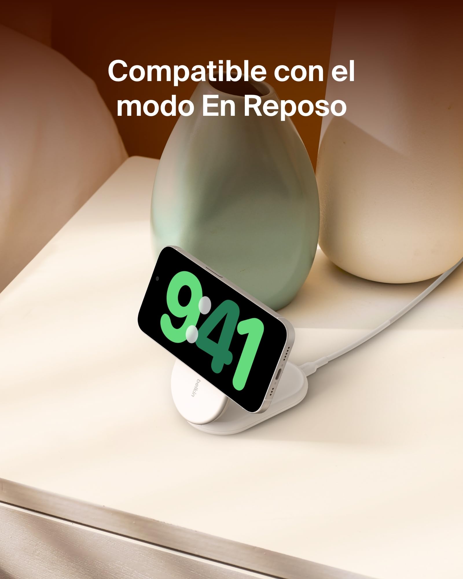 Belkin BoostCharge Cargador Inalámbrico con Qi2, Soporte Magnético Plegable 15W, Compatible con MagSafe, Cargador rápido portátil, admite Modo Standby, para iPhone 17, 16, 15, 14 y 13 - Blanco