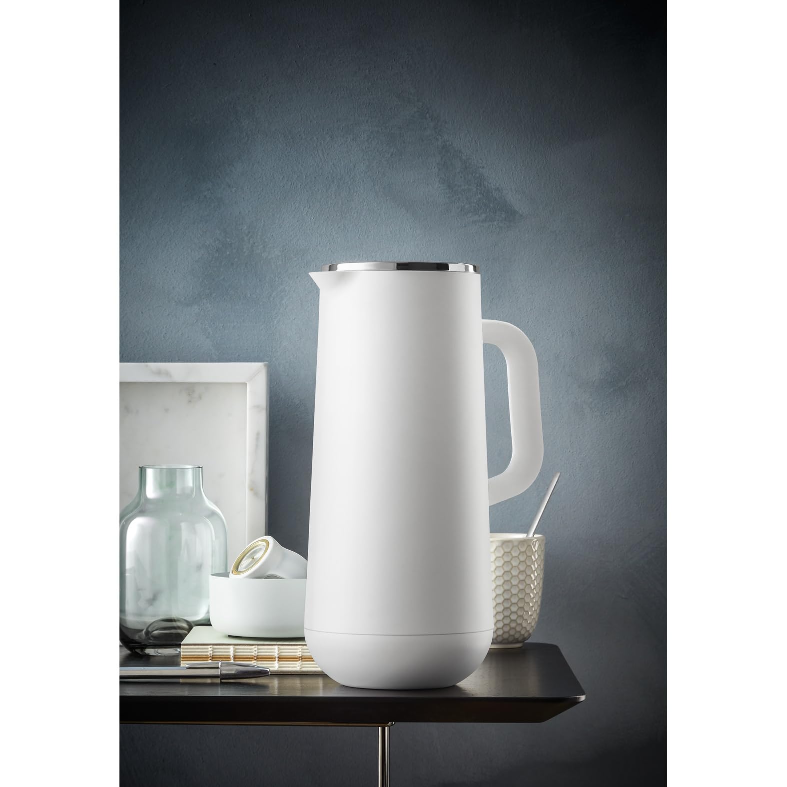 WMF Impulse Thermoskanne 1l, Isolierkanne für Kaffee oder Tee, Drehverschluss, hält Getränke 24h kalt und warm, Thermoskanne für Kaffee oder Tee, weiß