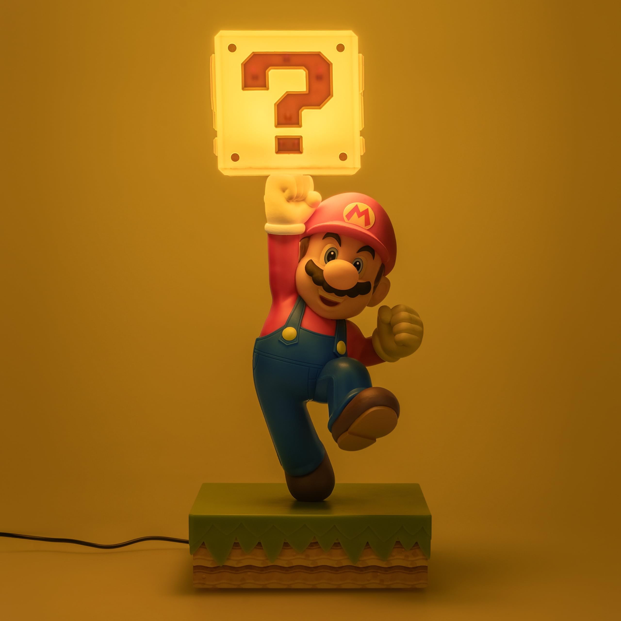 Paladone Lámpara Diorama Super Mario – Lámpara táctil de 35 cm con 3 niveles de brillo y sonido oficial, alimentación USB, decoración para dormitorio y gaming – Producto oficial Nintendo