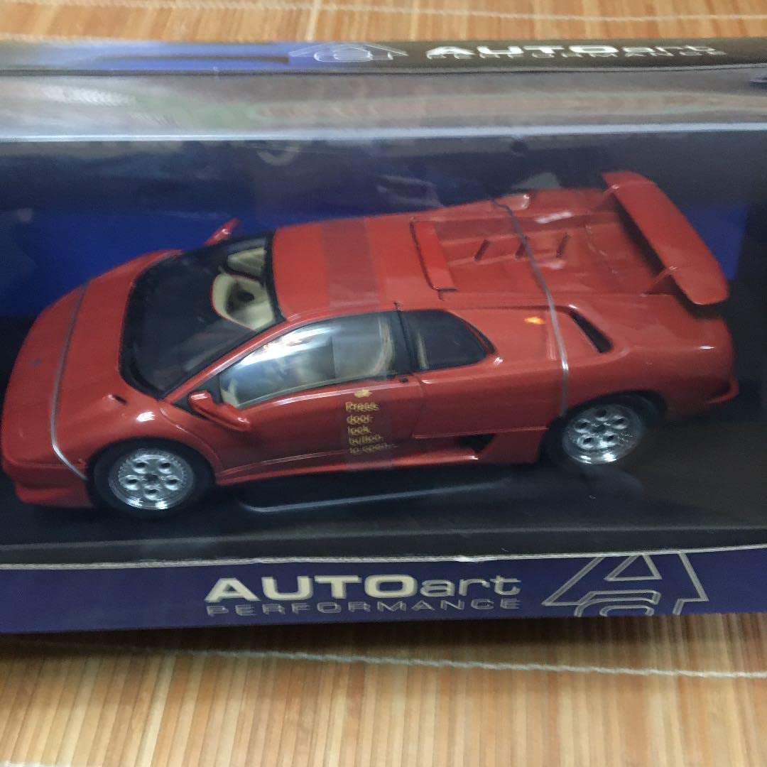 オートアート　ランボルギーニ  ディアブロ VT　　メタリックレッド Amazon | オートアート ランボルギーニ 1/18ディアブロVT メット