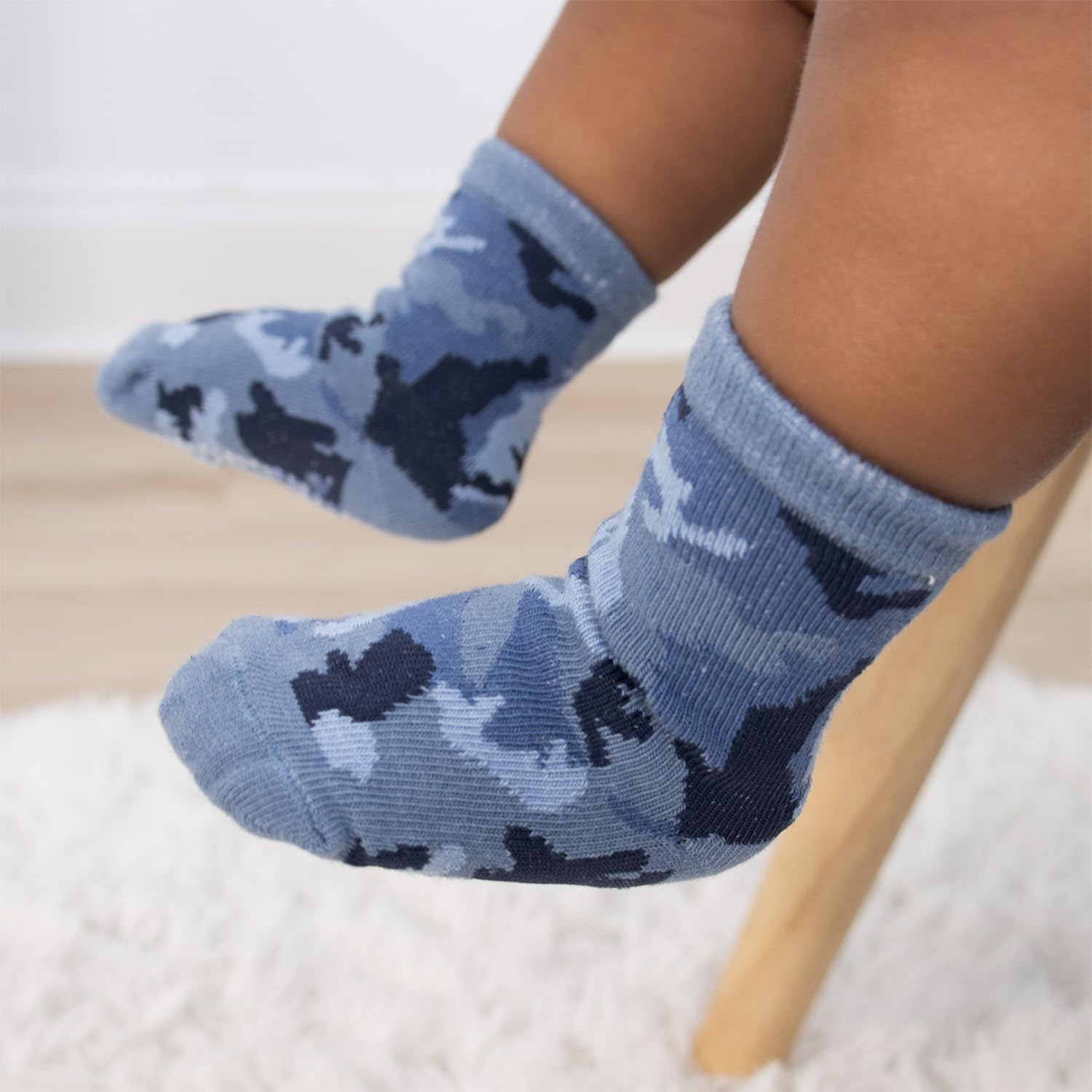 The Peanutshell Calcetines orgánicos para bebés de 3 a 12, 12 a 24 meses, agarre antideslizante, 100 % algodón, color azul, gris, Multicolor, 0-3 Months