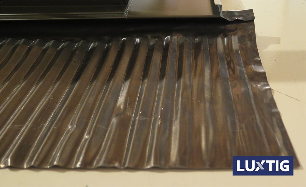 Lucernario per Tetto Finestra Mansarda Skylight Legno Alluminio a Vasistas - Doppio Vetro - Isolamento - Permette anche Fisicamente di uscire dal Lucernario - Dimensioni Misure cm 55X98