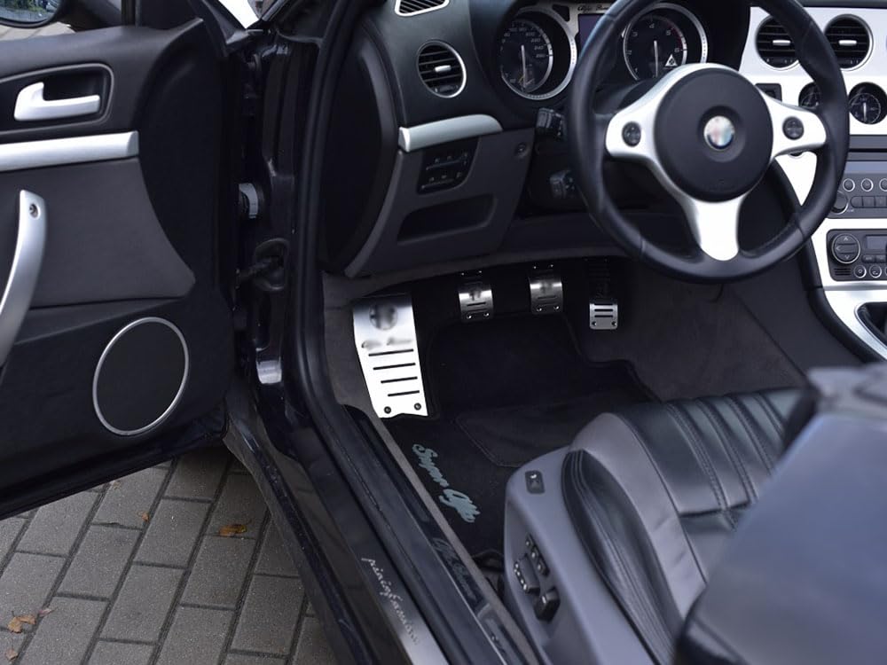 Pedale Set mit Fußstütze Stahlabdeckung für Alfa_Romeo 159 & BRERA & SPIDER (939) - Schaltgetriebe - 4 Stück Ti Design Auto Pedal Pedalkappen Brems Gas Kupplungspedal Fußablage Fußpedal Edelstahl