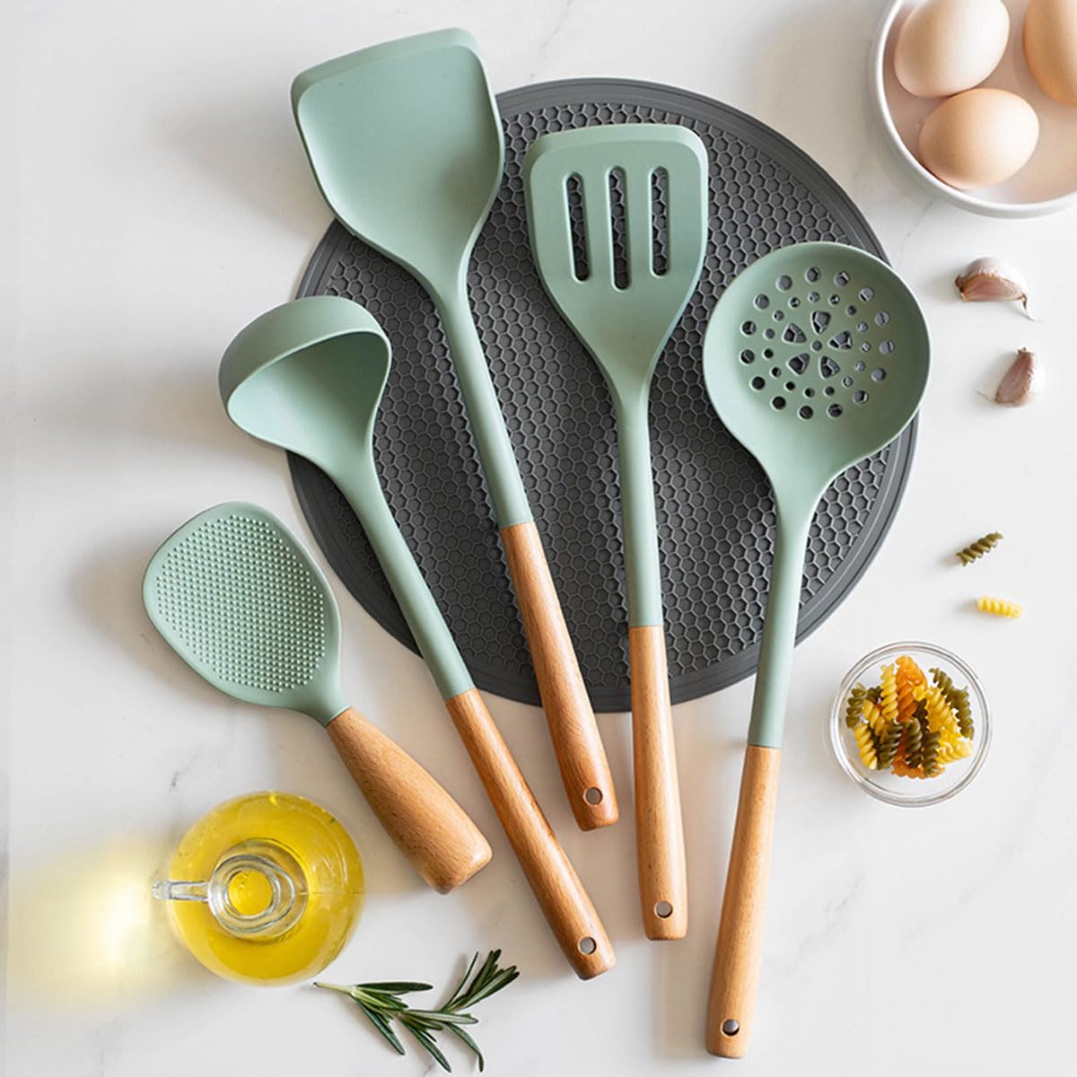 BRIIEC 5-Piece Green Silicone Cooking Utensils Set with Wooden Handle, Heat Resistant Kitchen Utensils Spatula Set Non-stick Soup Spoon Skimmer Rice Scoop for Home Restaurant