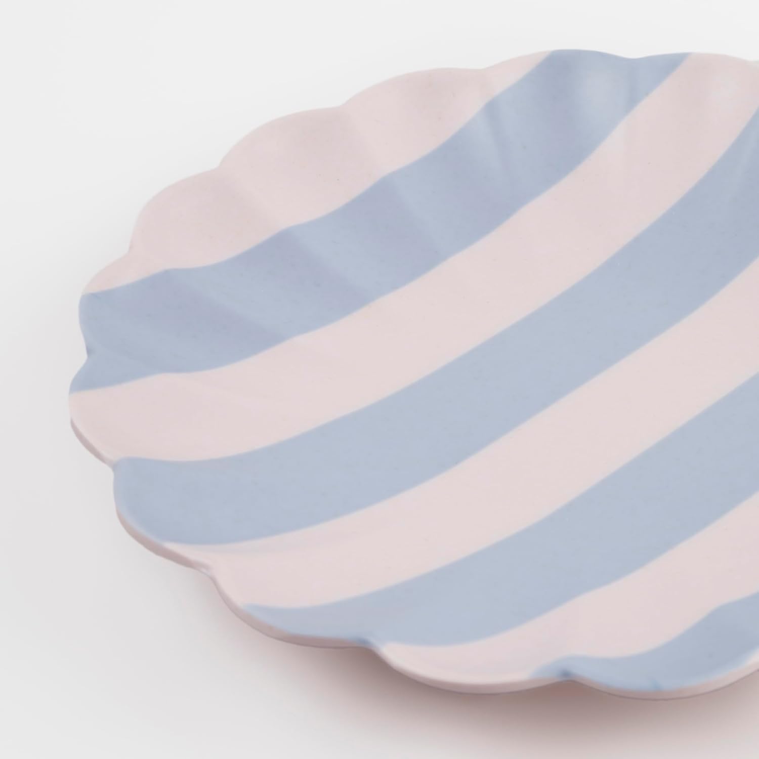 Meri Meri Reusable Bamboo Plates, Pack of 6 Scalloped Bamboo Plates, Dishwasher Safe, Available in 2 Sizes & a Variety of Fun Colors & Patterns – Perfect for Parties or to Brighten Everyday Meals