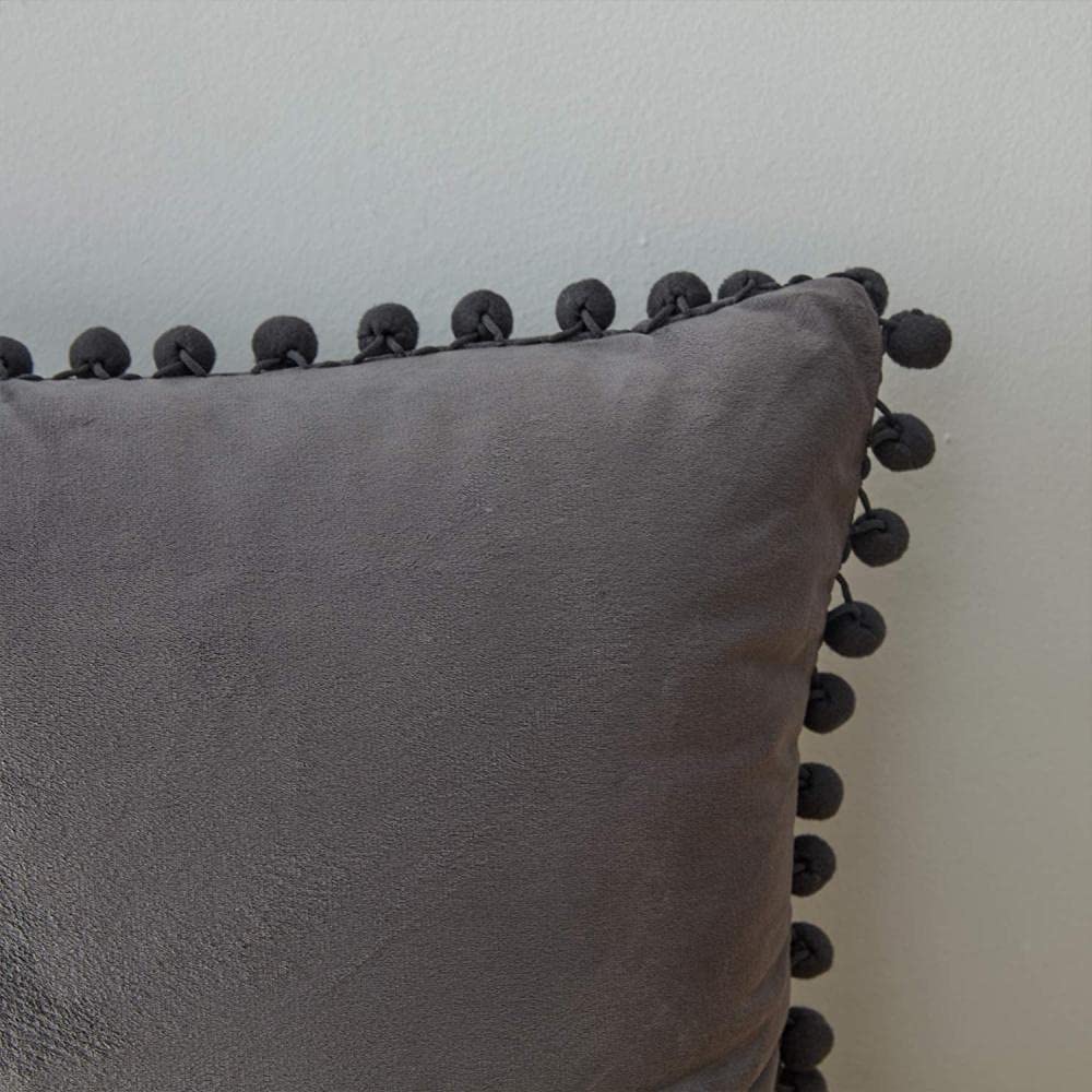 2 Fodera per cuscino in velluto lucido con palla Cuscino decorativo scandinavo Soggiorno Divano decorativo per interni Camera da letto moderna-65 x 65 cm_Castano