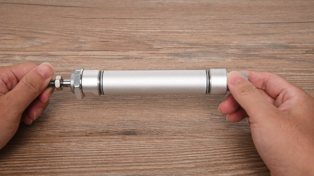 Produktbild von Heschen Pneumatikzylinder MAL 20-75 – Schlanker Luftzylinder, Doppeltwirkend, 20mm Bohrung, 75mm Hub, PT1/8'' Anschluss