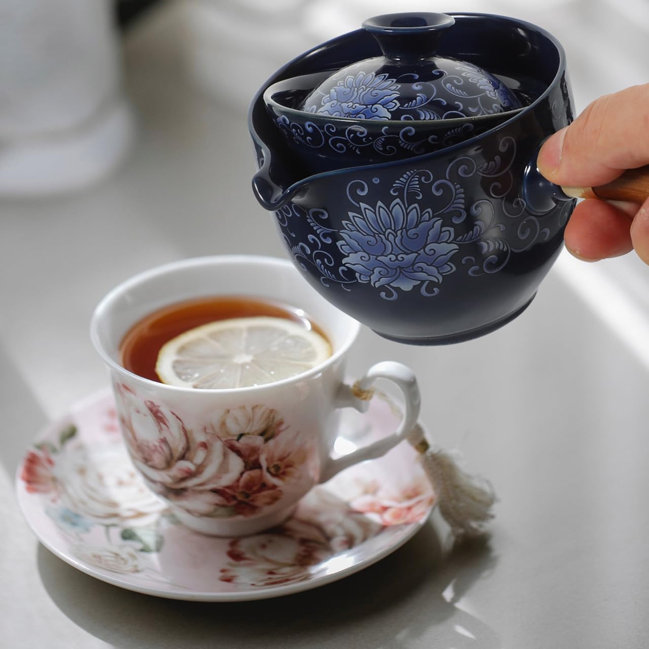 Amosfun Tetera Porcelana China Giratoria Con Asa Lateral Para Té Individual Dispensador De Té De Cerámica Resistente Al Calor Ideal Para Uso En Oficina Y Hogar 6.69X4.33X3.93 Pulgadas