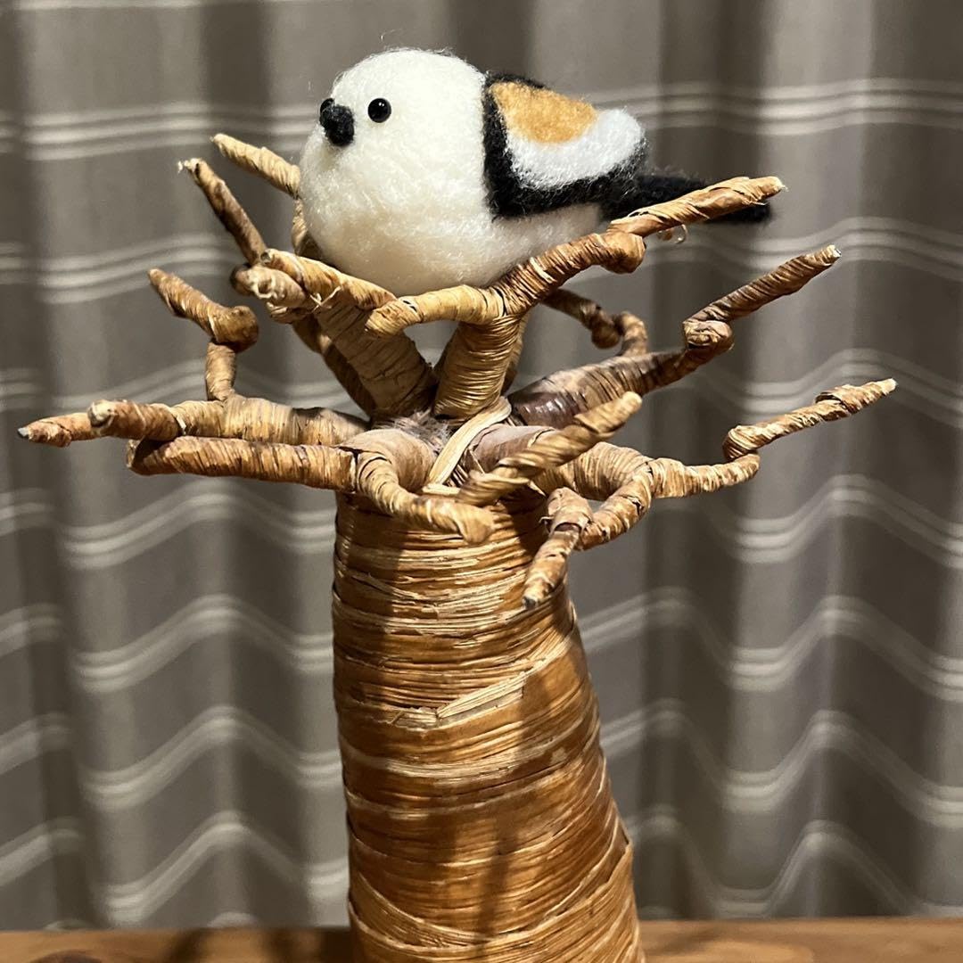 羊毛フェルト　リアル可愛いシマエナガ　野鳥　鳥 受注作成品】 シマエナガ 野鳥 リアルサイズ♪ 羊毛フィギュア 1