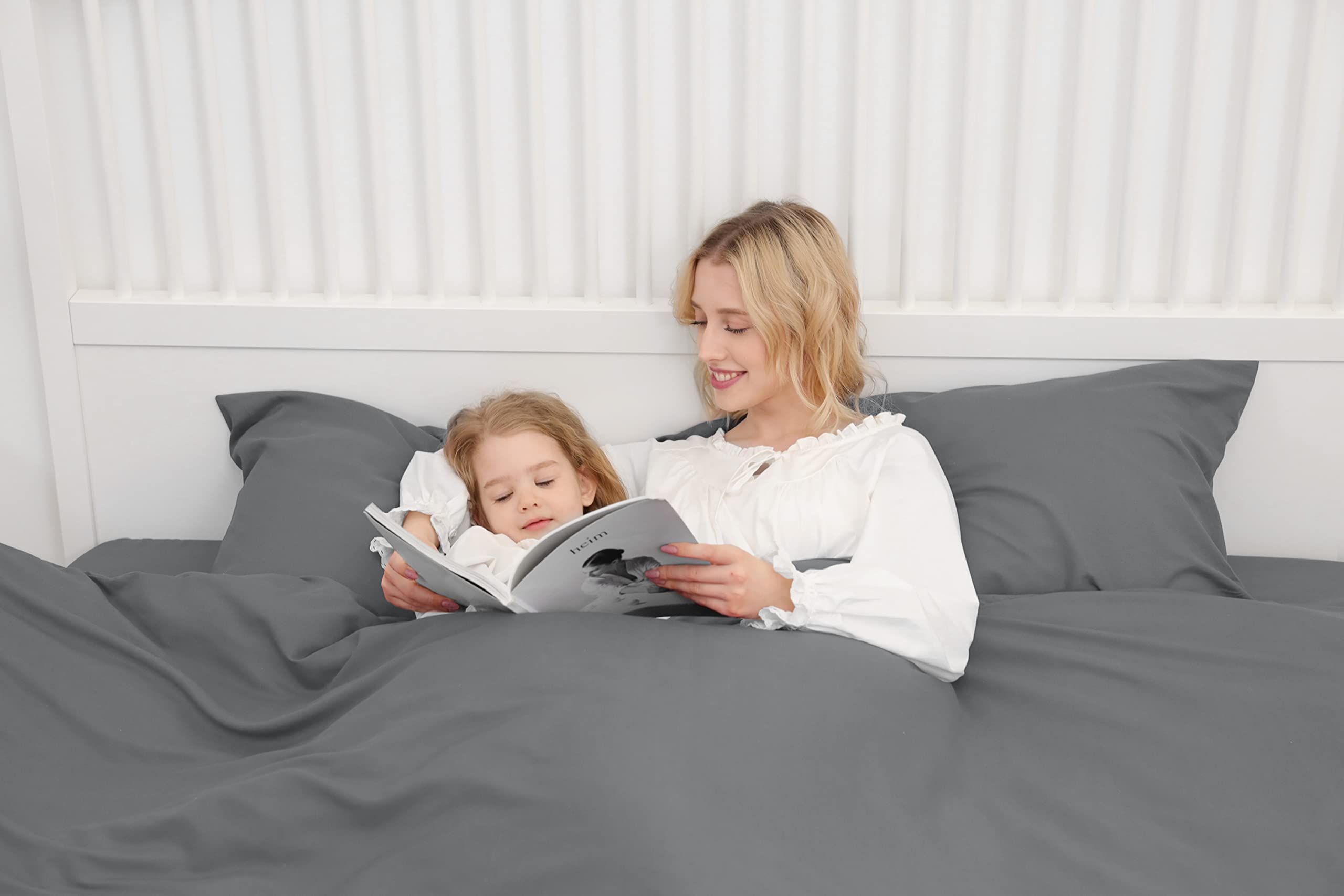 Poligino Parure De Lit 140x190/200 4 Pièces en Microfibre - Drap Housse 140x200 cm - Drap Plat 2 Personne 220x280 cm - 2 Taie d'oreiller 50x80 - Haute Qualité - Gris foncé