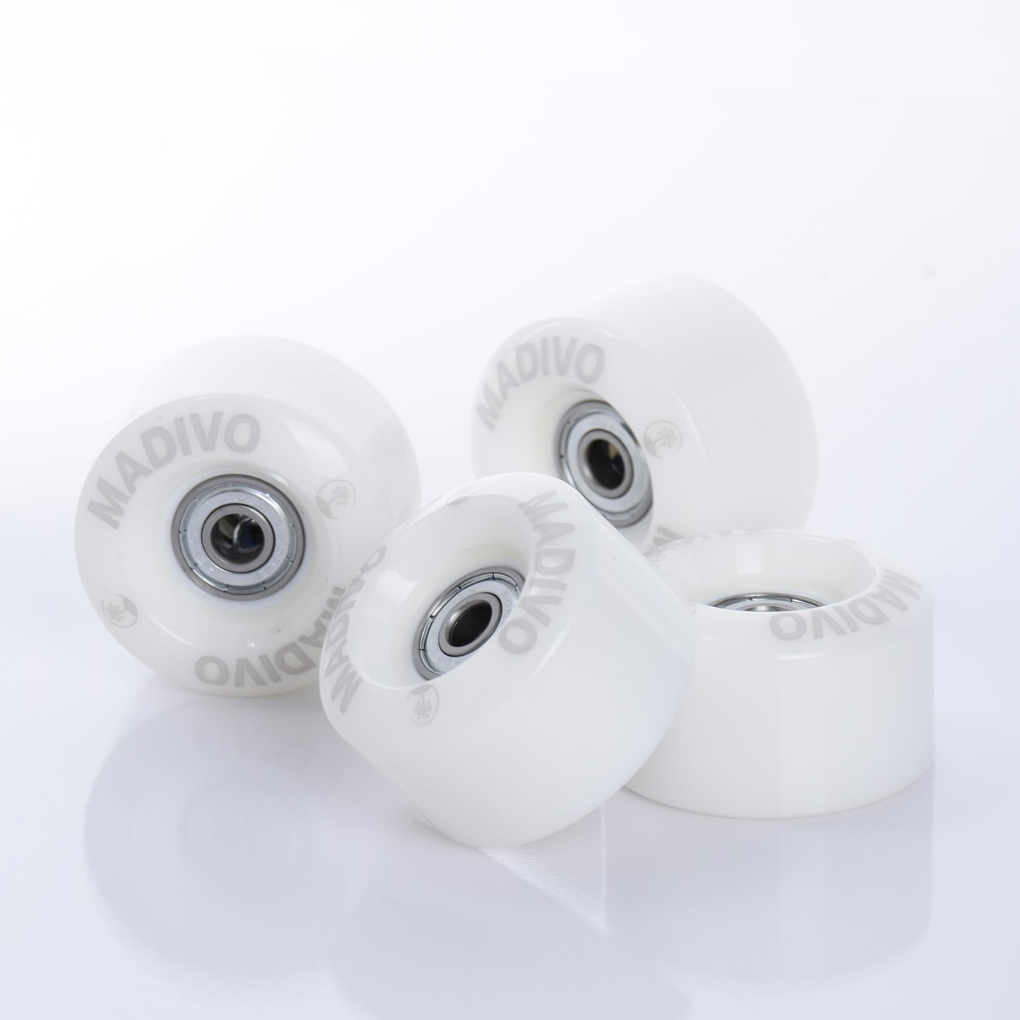 MADIVO Ruote di ricambio + cuscinetti a sfera per pattini a rotelle 54 mm x 32 mm | Set di 4 ruote 82A ABEC-7 cuscinetti Bearings | Classiche ruote per pattini a rotelle per Quad Skates per interni ed