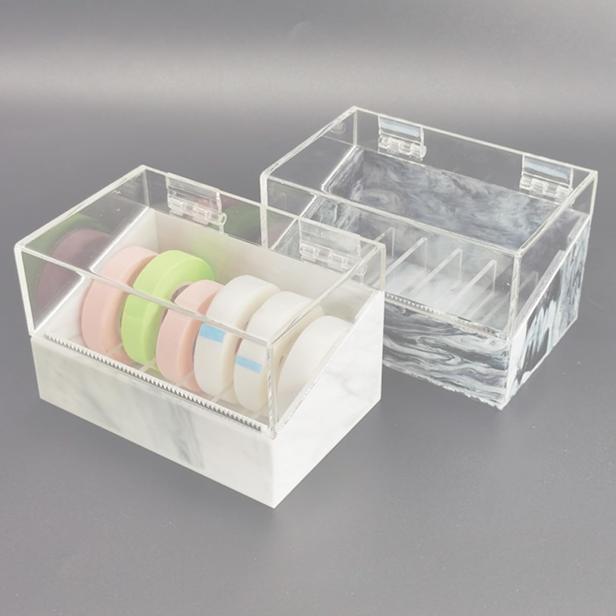 Mikikit Acryl Klebebandabroller mit Cutter und Mehrfachfach Ergonomischer Wimpernband Spender für Präzises Schneiden Praktischer Aufbewahrungsbox für Klebebänder