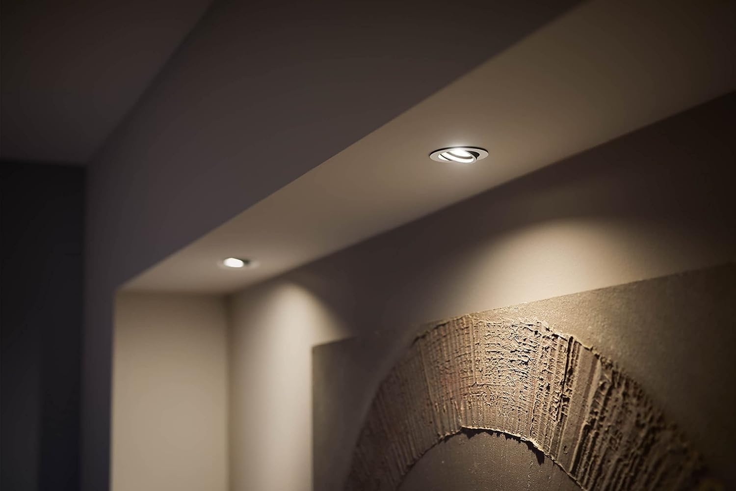 Philips Hue Centura Foco Empotrable LED Inteligente Redondo, 350 lm, 5.7W, Luz Blanca y de Colores Regulable, Control Voz y App, Compatible Alexa, Google Home, Samsung SmartThings y Apple Home, Blanco