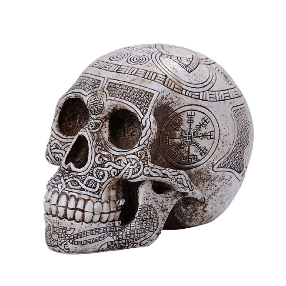 Viking skull figurine Pacific Trading sur étagère de salon gothique