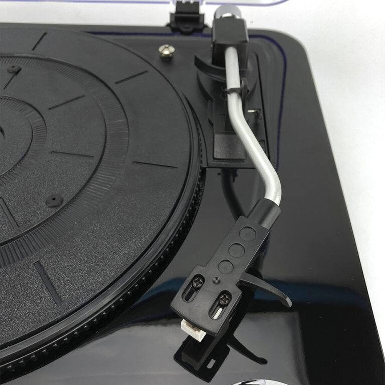 AIWA – Tocadiscos LPS-25BK | 3 velocidades 33/45/78 RPM; Bluetooth 5.4; Altavoces Integrados 2×5W; USB/Audio RCA; Radio FM, Color Negro | Reproduce discos de vinilo a 33, 45 y 78 RPM, Bluetooth, radio FM a MP3 mediante USB. Bocinas estéreo integradas