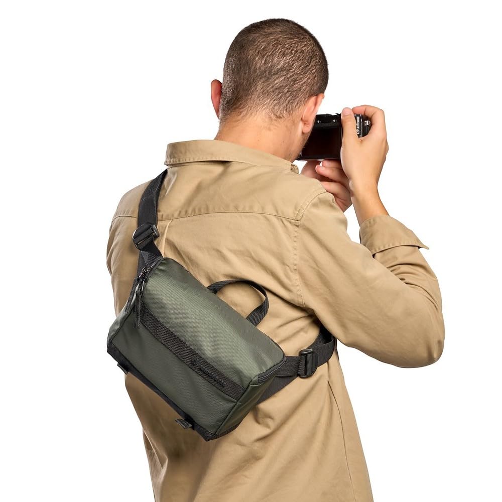 Manfrotto Zaino Street Slim per fotocamera mirrorless e reflex, accesso anteriore e posteriore, inserti rimovibili per fotocamera e laptop, zaino compatto per accessori fotografici, verde