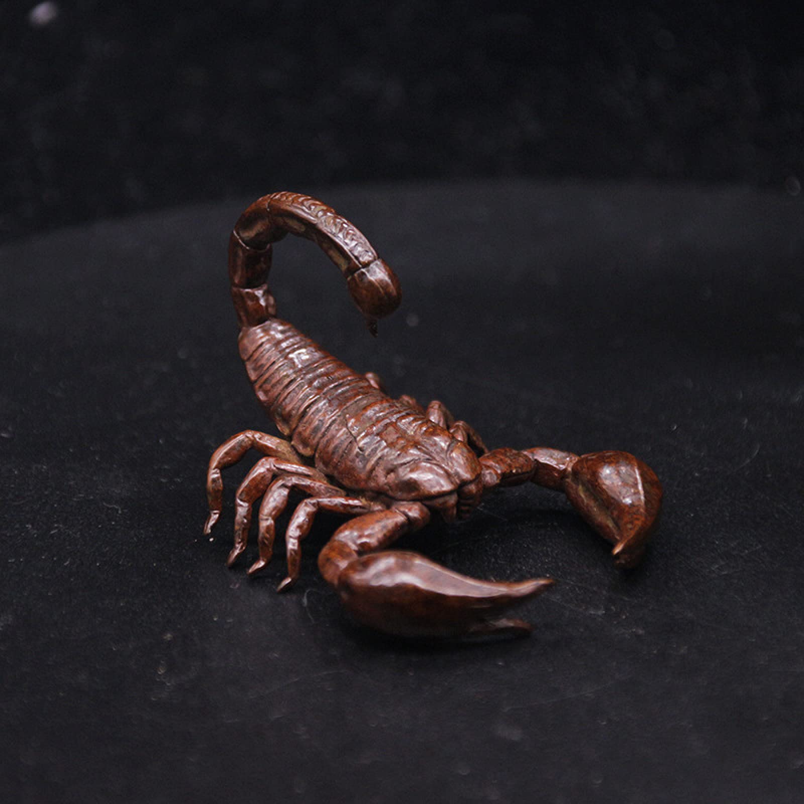 Yardwe Figurine de scorpion en laiton de style vintage - Sculpture de bureau - Décoration de table de bureau - Figurine de scorpion artistique pour la maison et le bureau