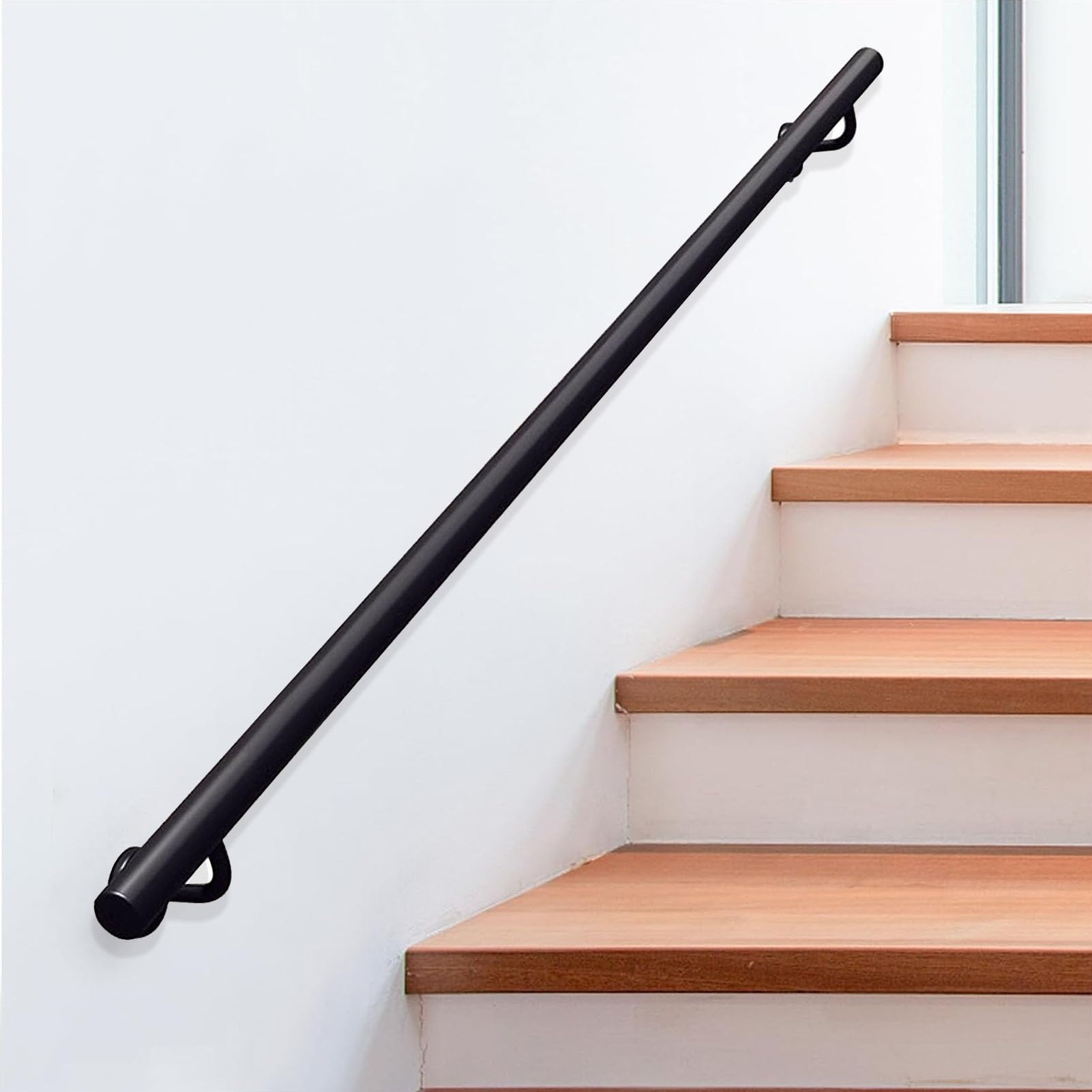 Rampe d'escalier noire de 3m à 4,5m pour sécuriser vos marches intérieures et extérieures