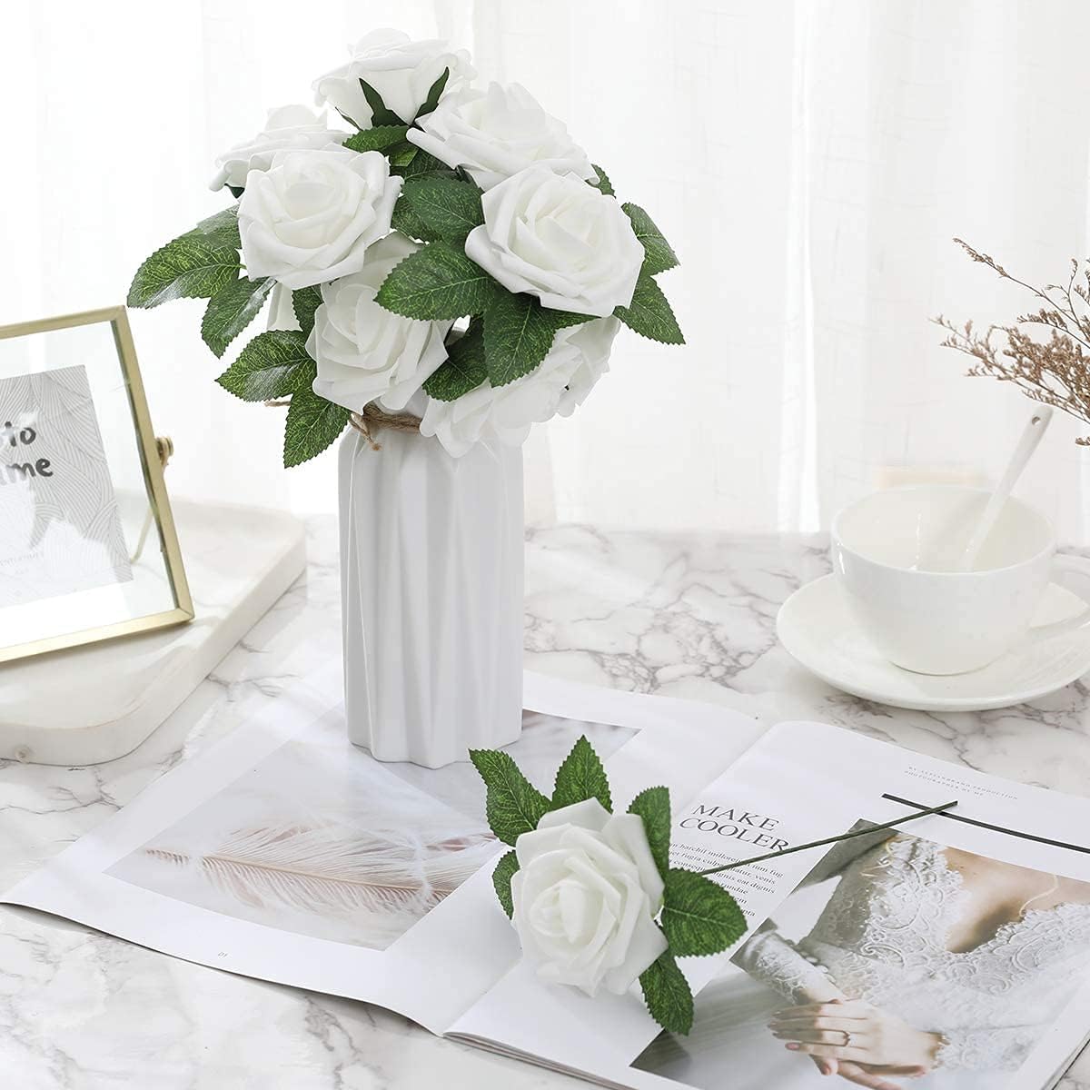 Kesio 25pcs Artificial Rose Lifelike Fake Rose with Stem for Bridal Wedding Bouquet Home Garden Party Floral Decor (White)