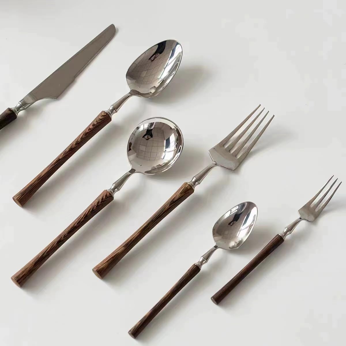 Juego De Cubiertos De Acero Inoxidable De 18 Pulgadas para 4 Personas, Juego De Cubiertos con Mango De Madera Que Incluye Cuchillos, Tenedores Y Silver Silverware Set for 4