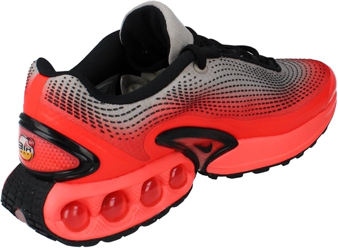 NIKE Men's Air Max Dn Se Sneaker