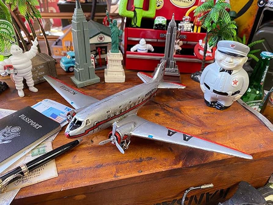 Amazon.co.jp: アメリカン航空プロペラ旅客機のブリキオブジェ