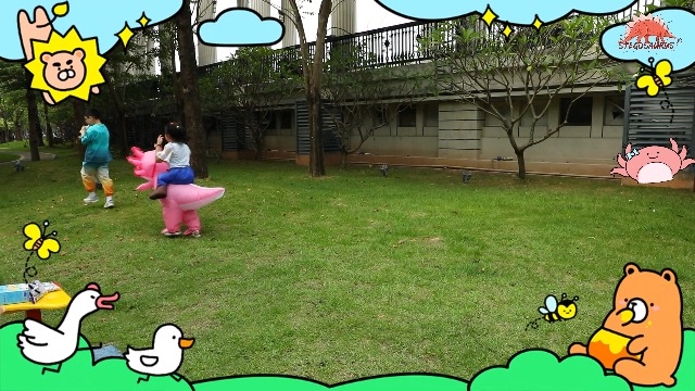 Disfraz Inflable Axolote para Niños miniatura 7