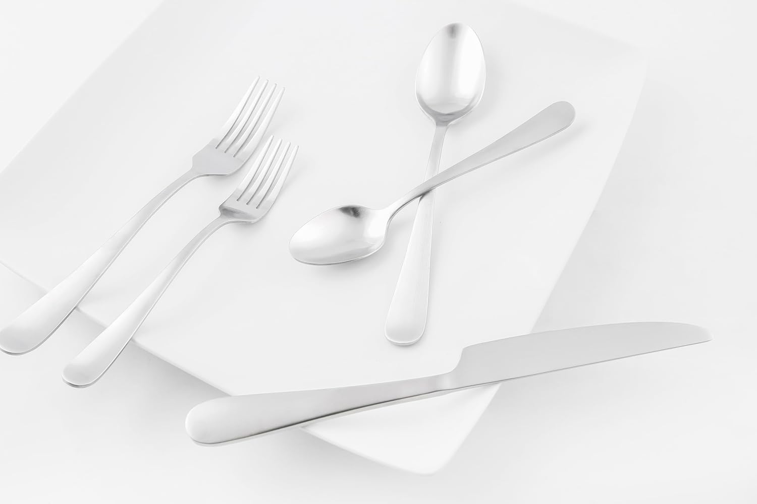 Cambridge 73178445 Classic Silver Satin 20-Piece Everyday Flatware Set, Service For 4